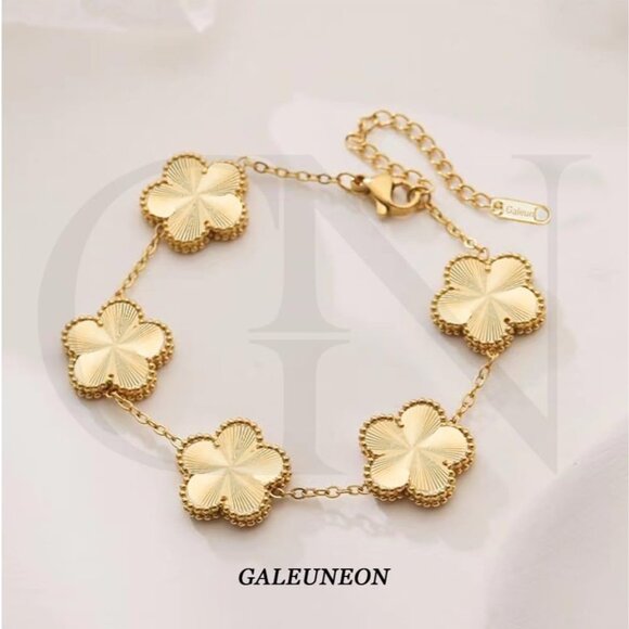 Elegant 18K Gold Plated Clover Bracelet - Adjustable Link Jewelry Gift for Women - Picture 4 of 7